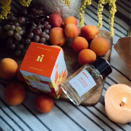 Женская Парфюмерная вода с феромонами "Sweet Flower", 50 мл