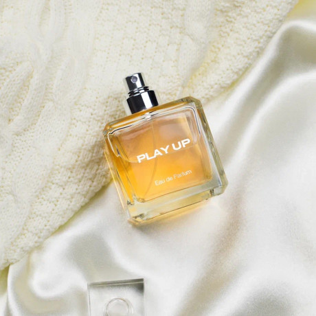 Парфюмерная вода с феромонами "Play up Woman"