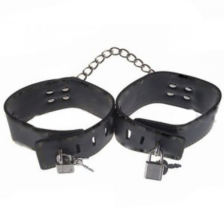 Наручники кожаные с замком